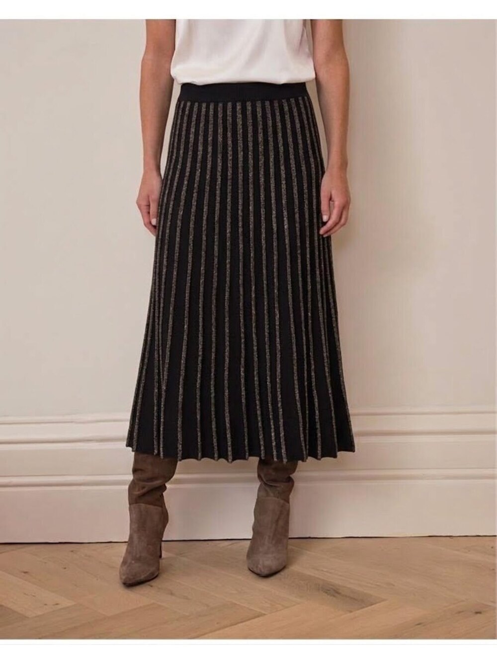 NWT Pure Collection Black Cashmere Wool Blend Sparkle Pleated Skirt Size Small